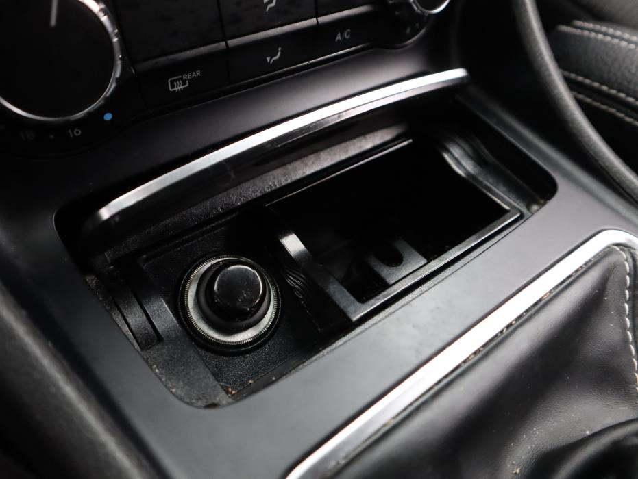 MERCEDES-BENZ A 2018