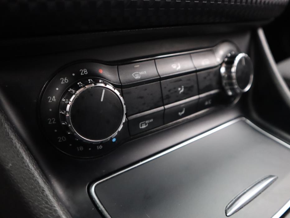 MERCEDES-BENZ A 2018