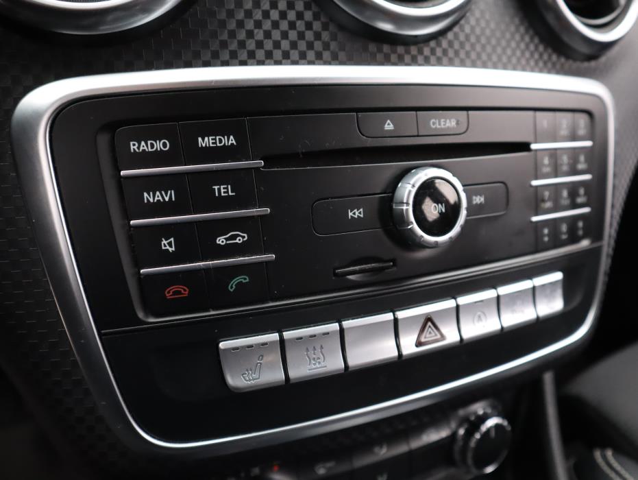 MERCEDES-BENZ A 2018