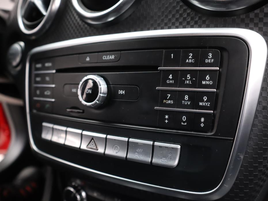 MERCEDES-BENZ A 2018