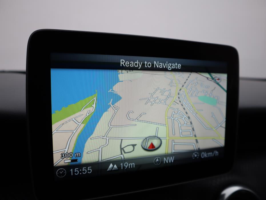 MERCEDES-BENZ A 2018