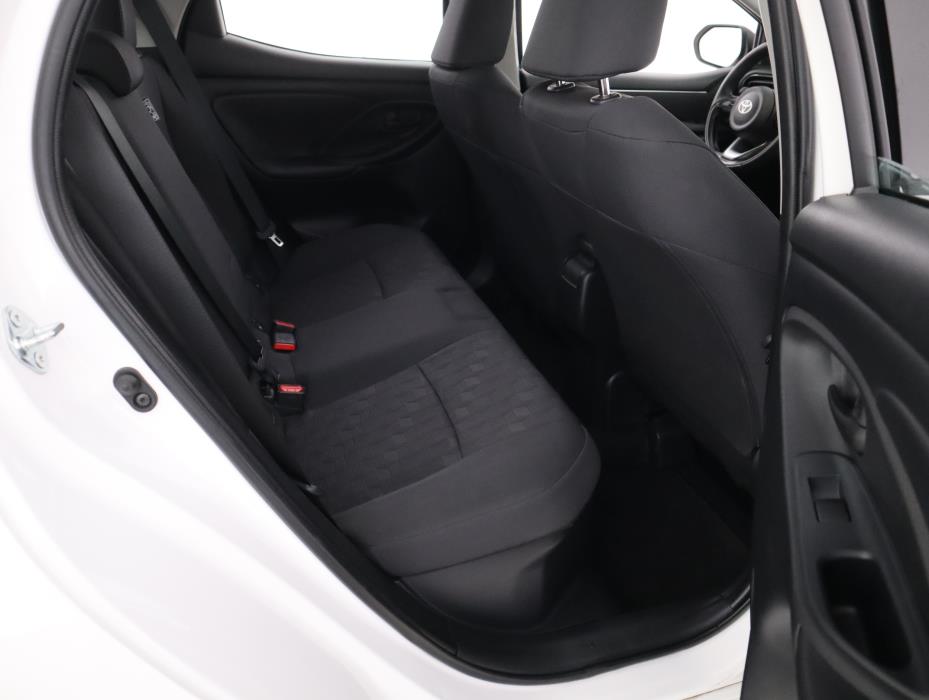 TOYOTA Yaris 2025