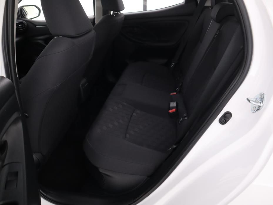 TOYOTA Yaris 2025