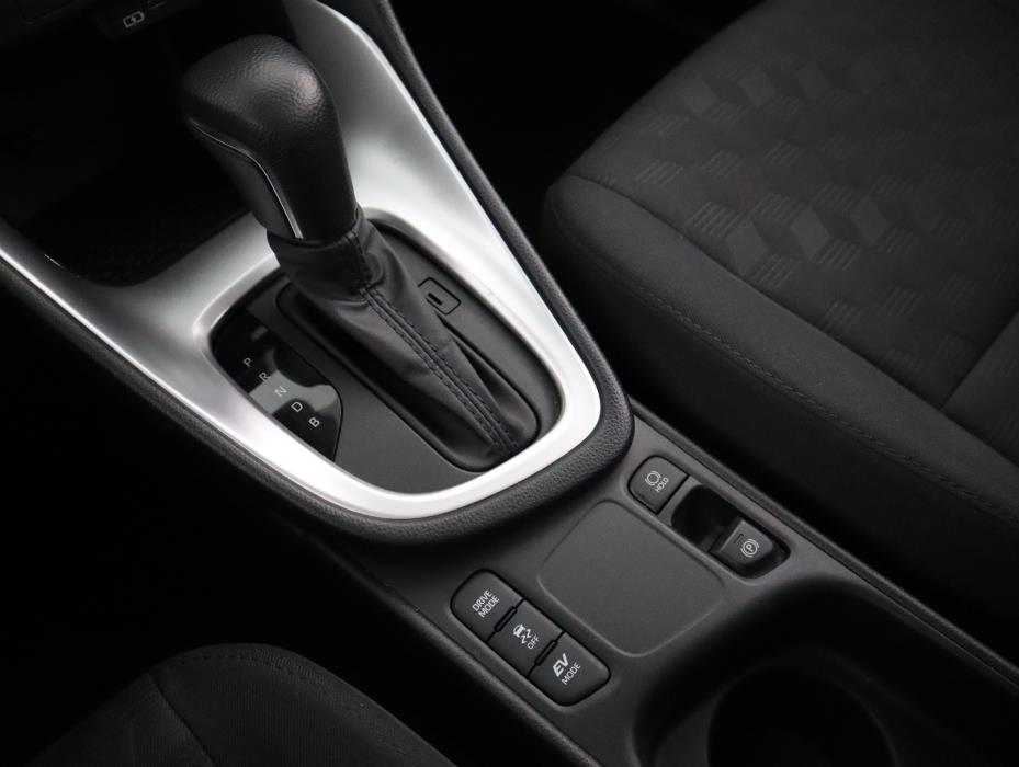 TOYOTA Yaris 2025