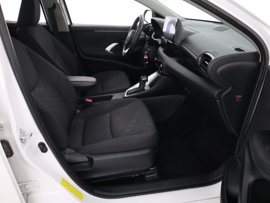 TOYOTA Yaris 2025