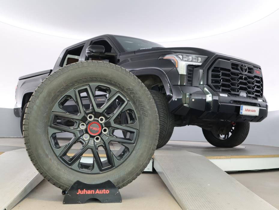 TOYOTA Tundra 2022