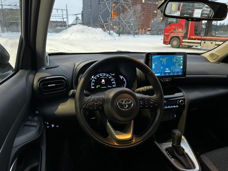 TOYOTA Yaris Cross 2023