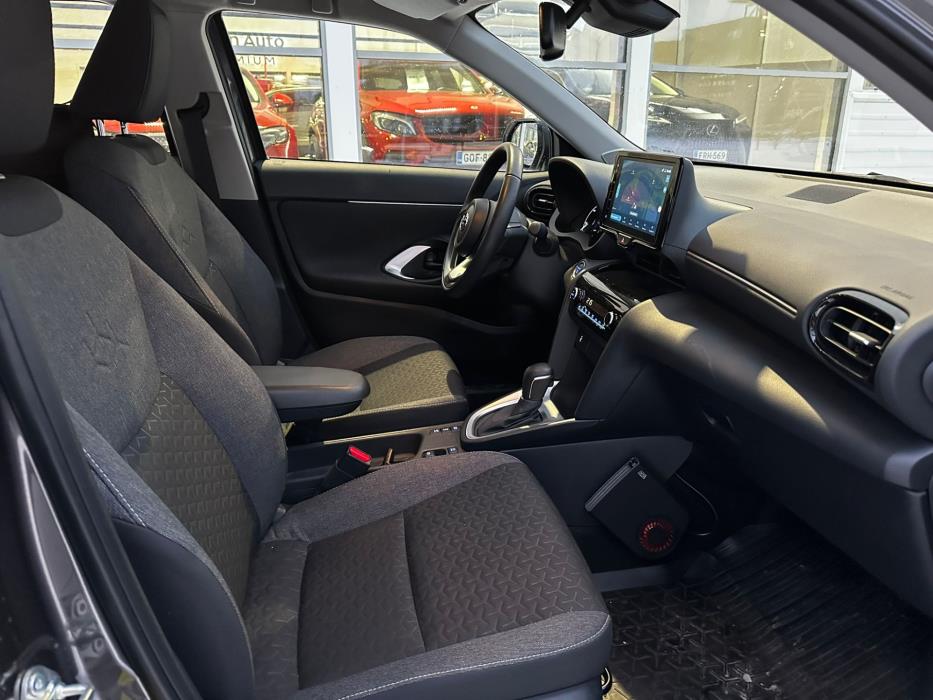 TOYOTA Yaris Cross 2023