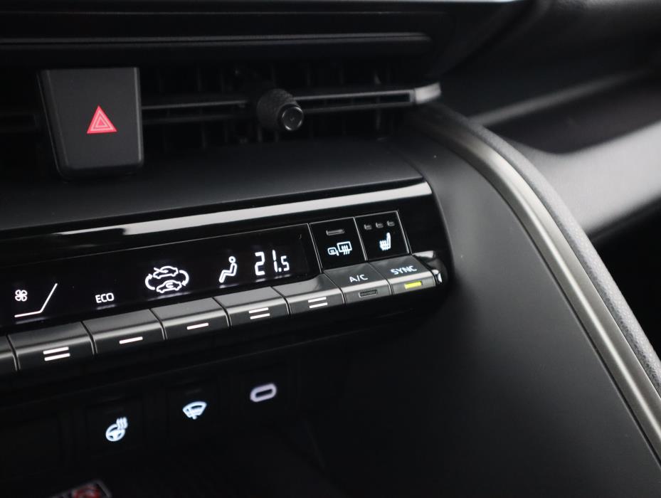 TOYOTA C-HR 2024