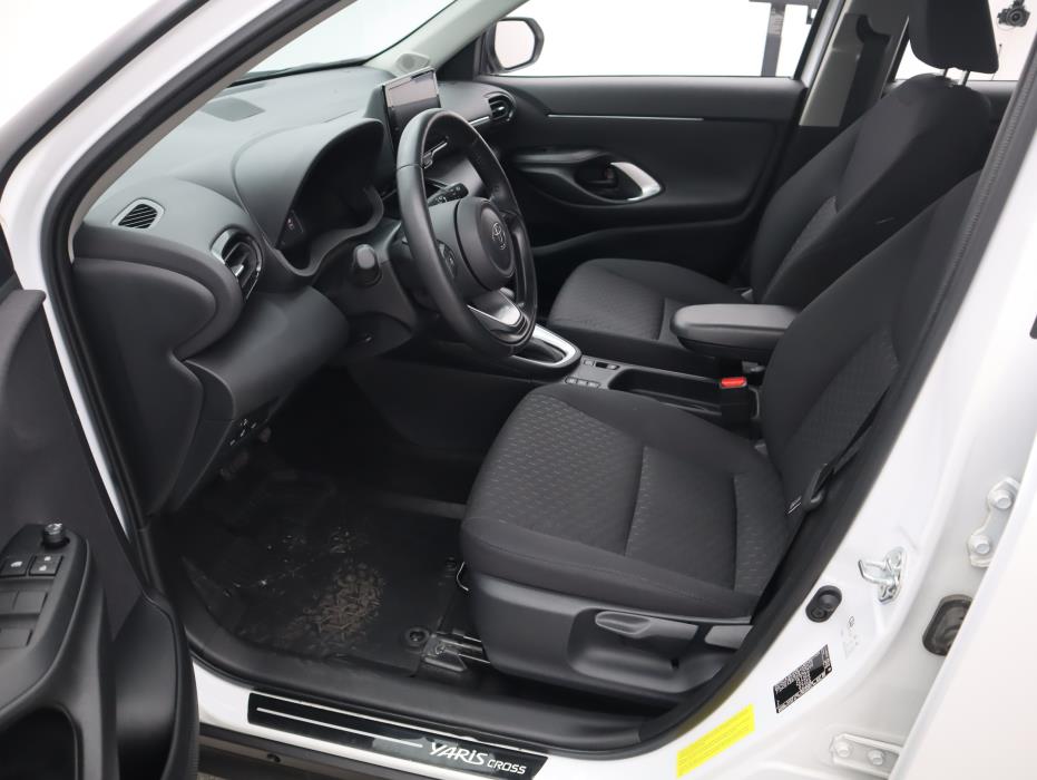 TOYOTA Yaris Cross 2024