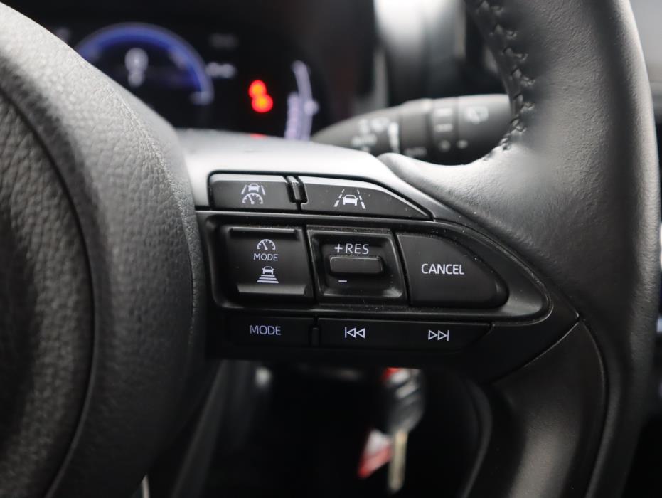 TOYOTA Yaris Cross 2024