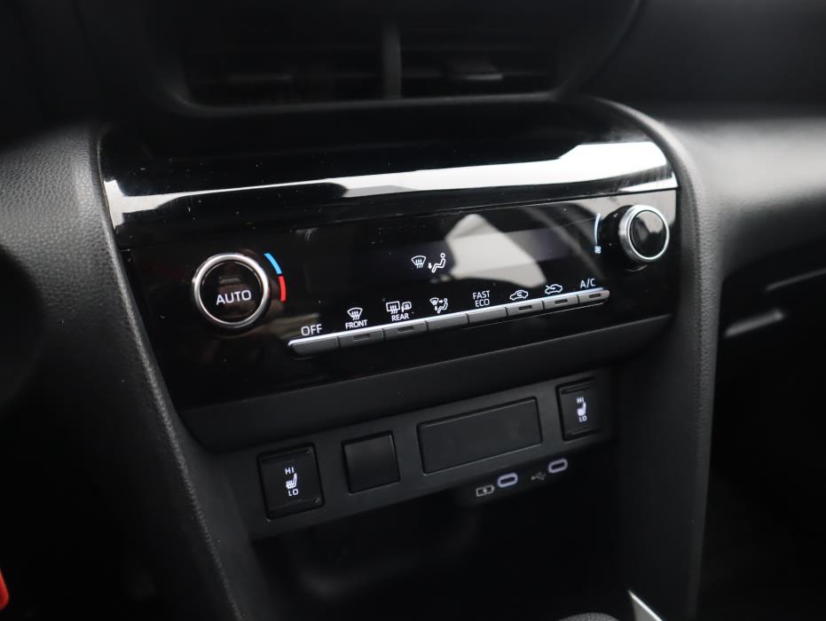 TOYOTA Yaris Cross 2024