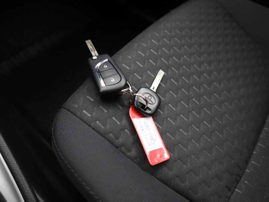 TOYOTA Yaris Cross 2024