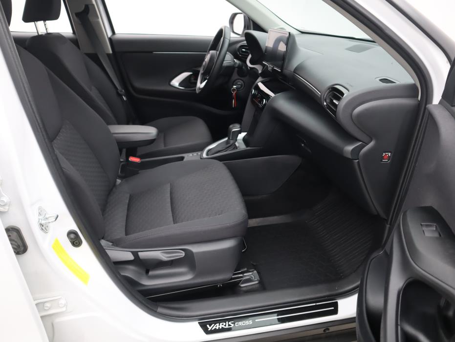 TOYOTA Yaris Cross 2024