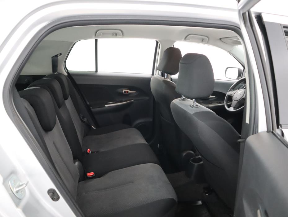 TOYOTA URBAN CRUISER 2012