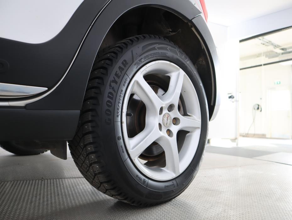 TOYOTA URBAN CRUISER 2012