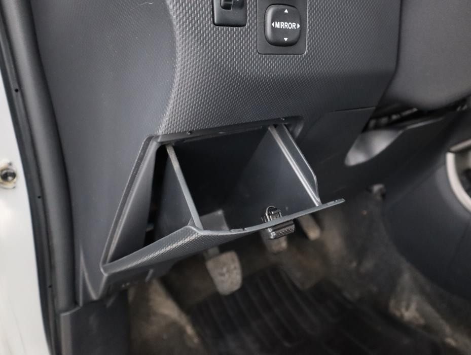 TOYOTA URBAN CRUISER 2012