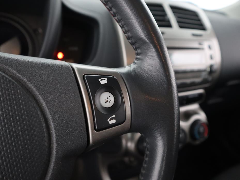 TOYOTA URBAN CRUISER 2012