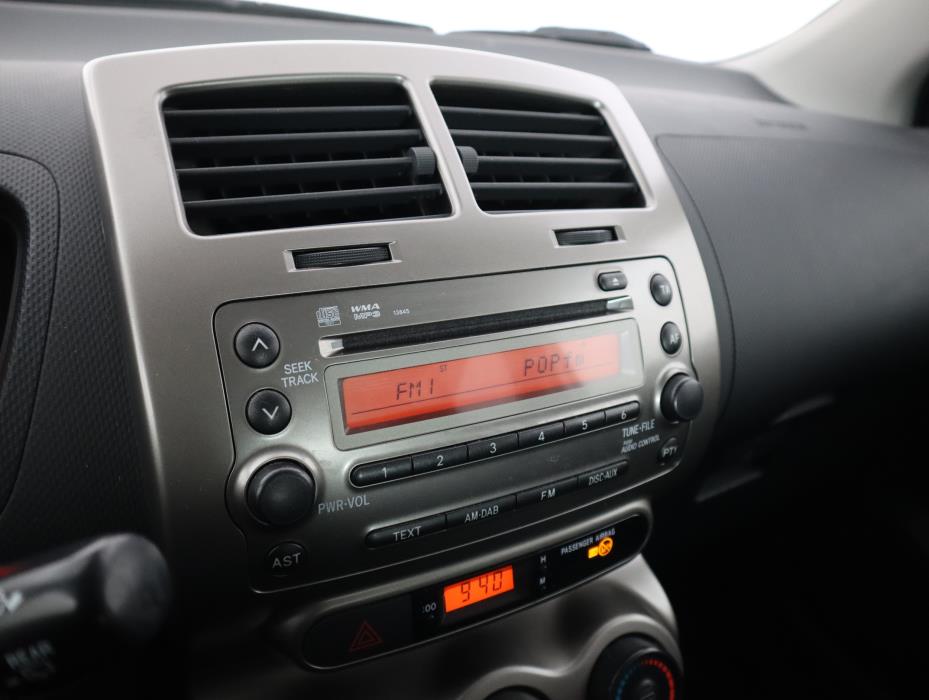 TOYOTA URBAN CRUISER 2012