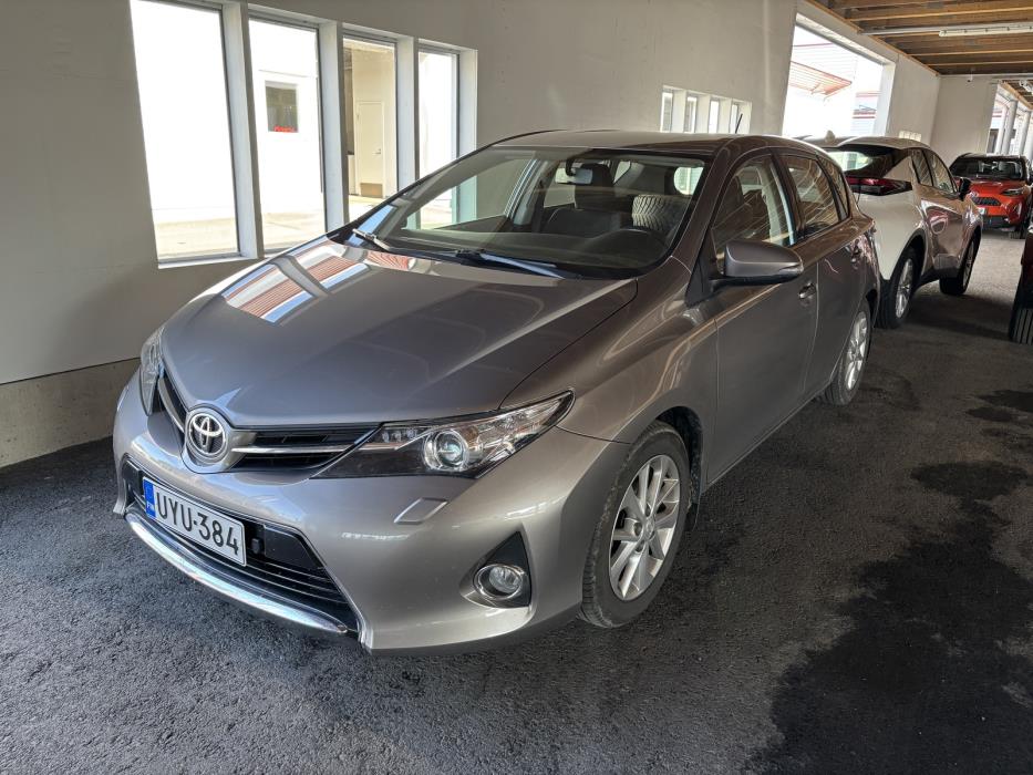 TOYOTA Auris 2014