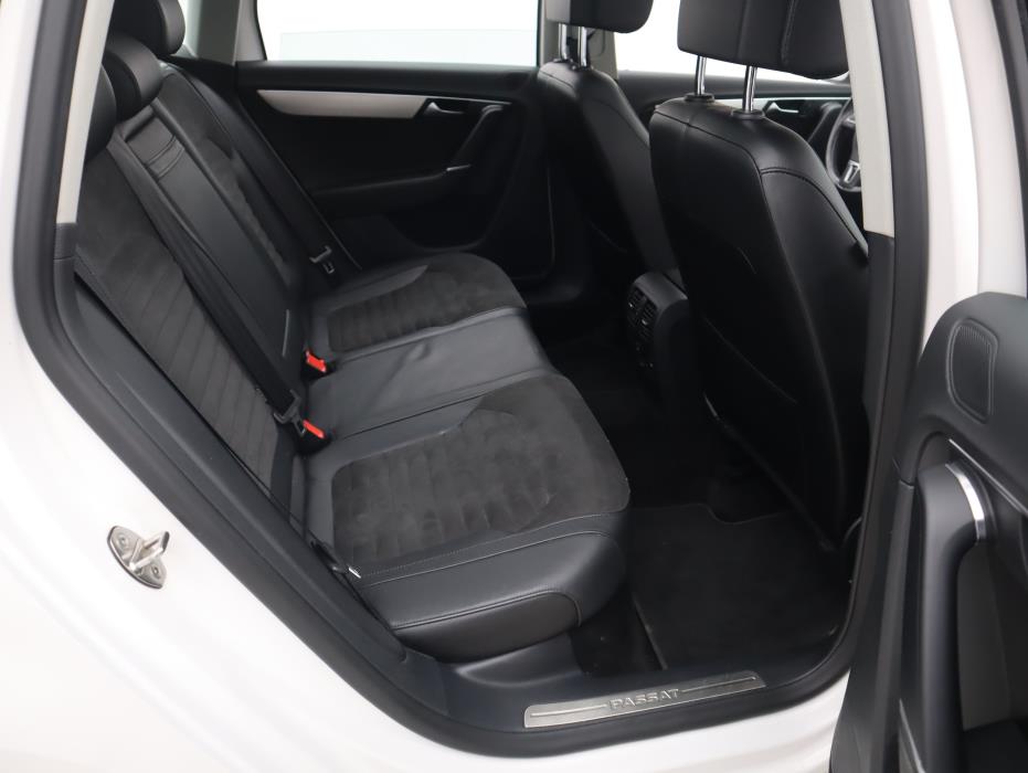 VOLKSWAGEN Passat 2013