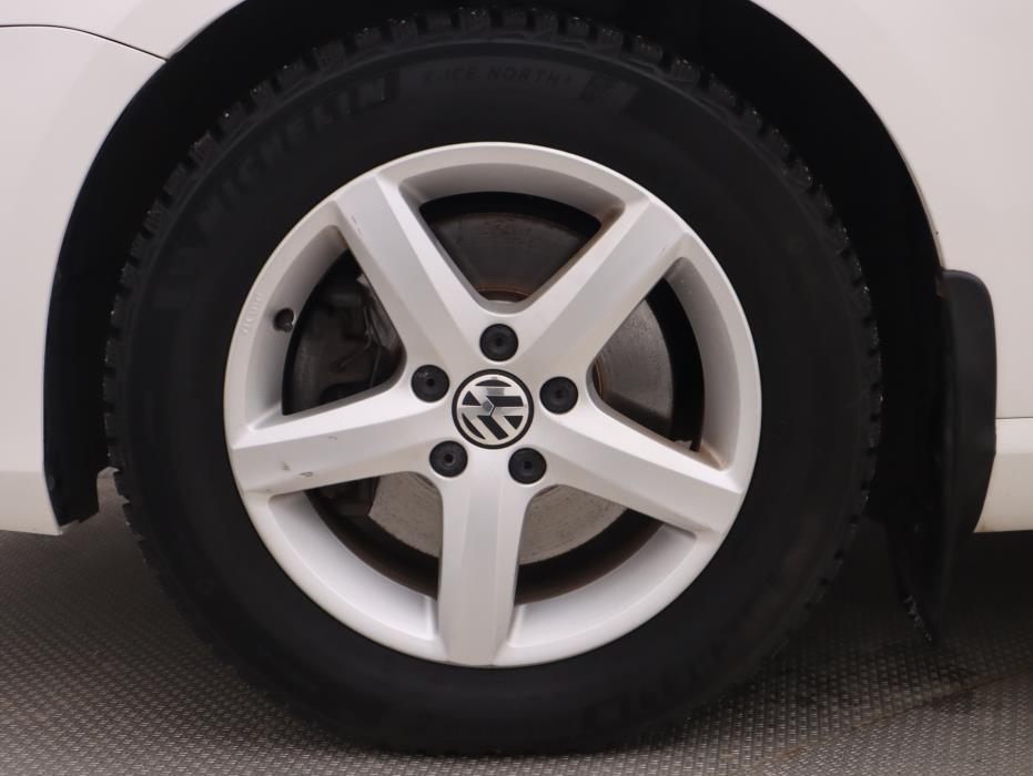 VOLKSWAGEN Passat 2013