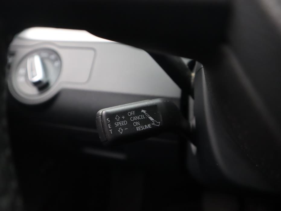 VOLKSWAGEN Passat 2013
