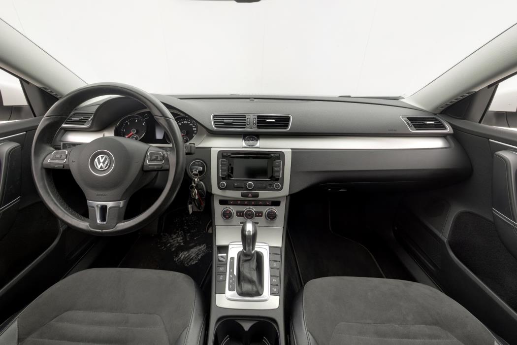 VOLKSWAGEN Passat 2013