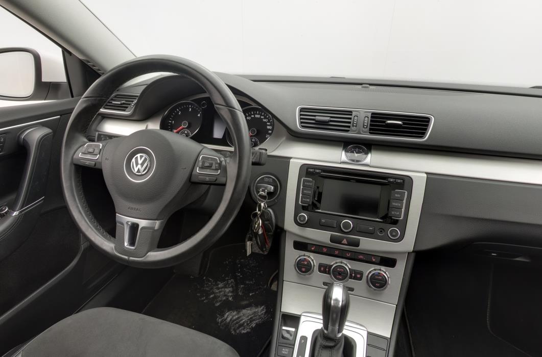 VOLKSWAGEN Passat 2013