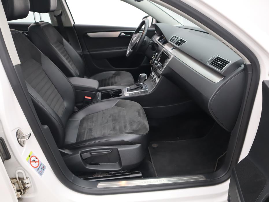 VOLKSWAGEN Passat 2013