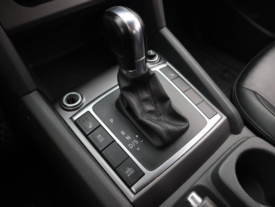 VOLKSWAGEN AMAROK 2015