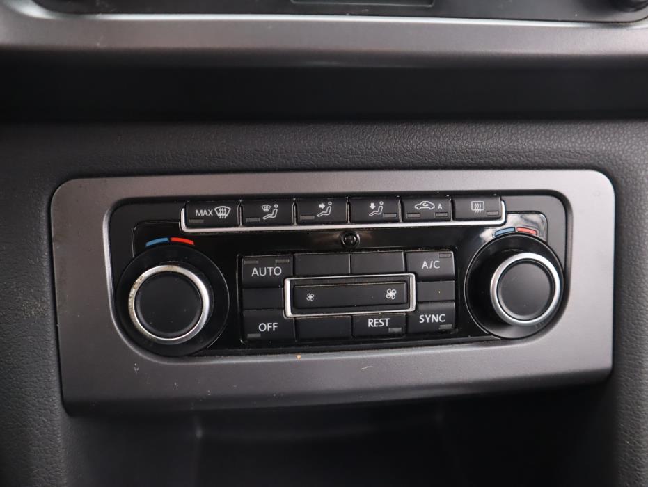 VOLKSWAGEN AMAROK 2015