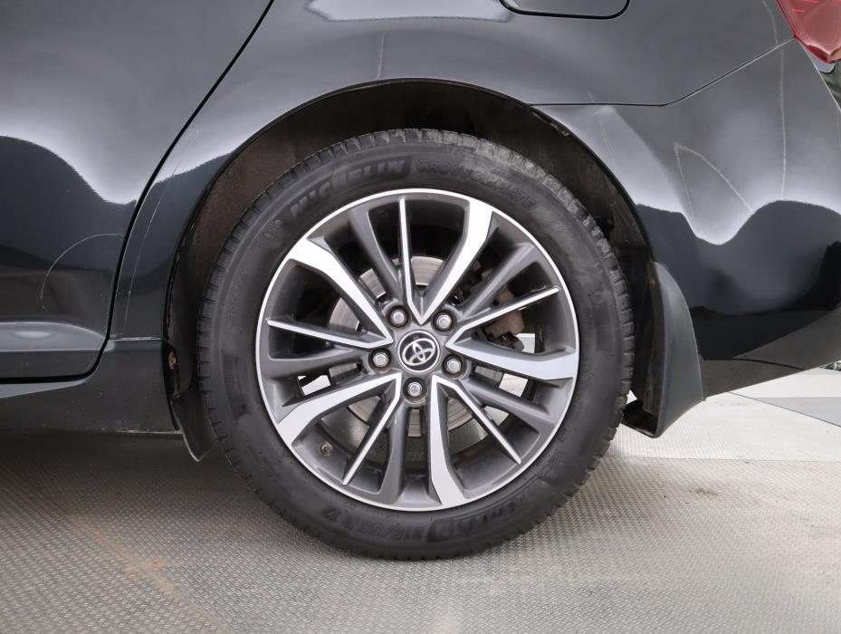 TOYOTA Avensis 2015