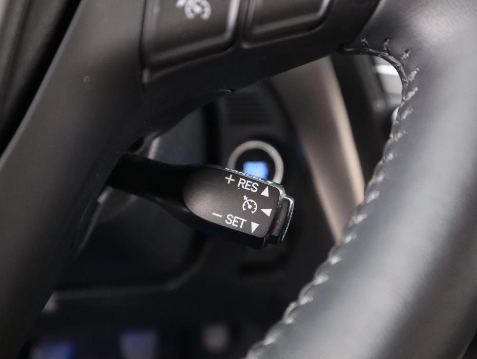 TOYOTA Avensis 2015