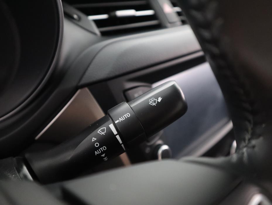 TOYOTA Avensis 2015