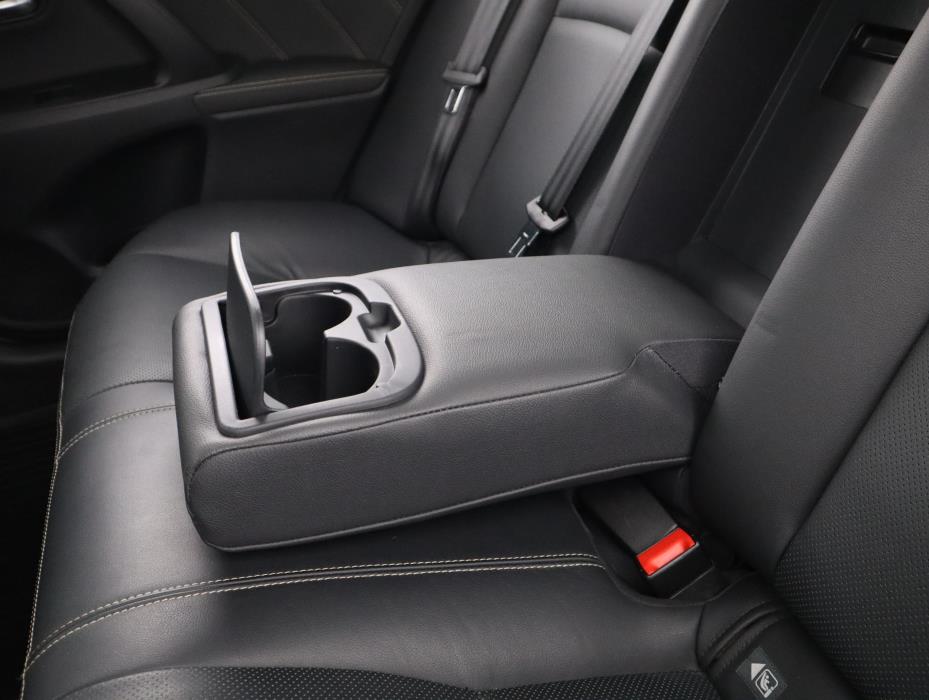 TOYOTA Avensis 2015