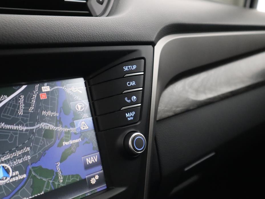 TOYOTA Avensis 2015