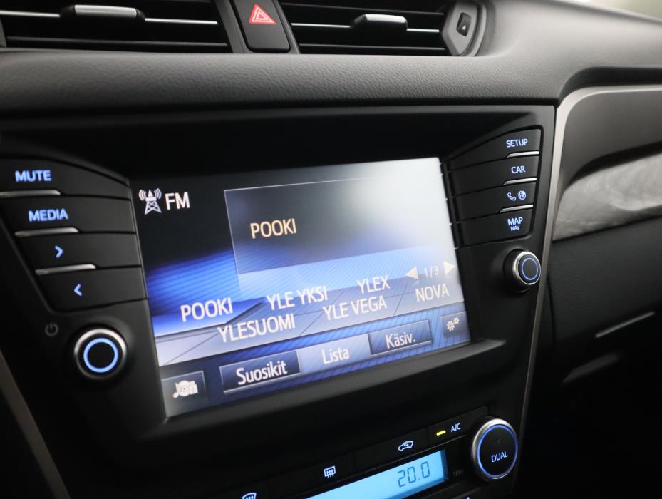TOYOTA Avensis 2015