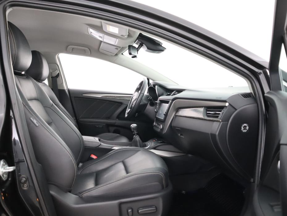 TOYOTA Avensis 2015