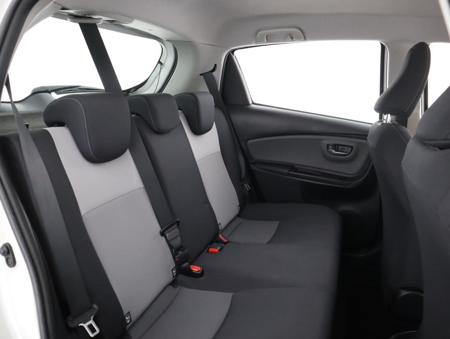 TOYOTA Yaris 2018
