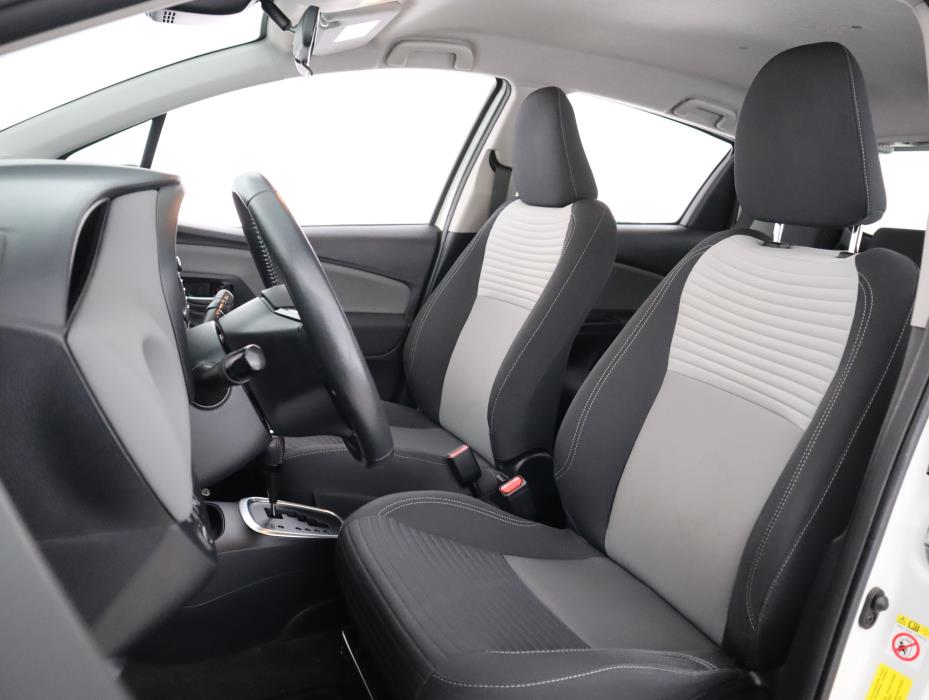 TOYOTA Yaris 2018