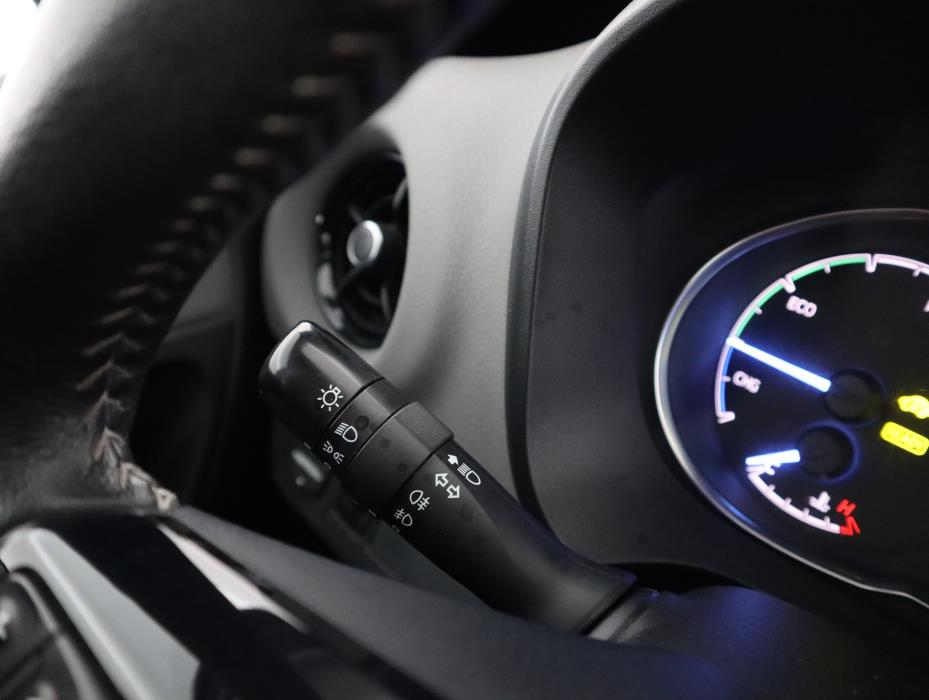 TOYOTA Yaris 2018