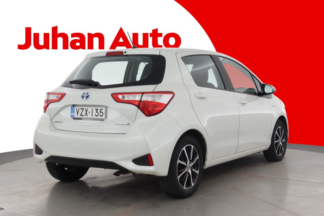 TOYOTA Yaris 2018