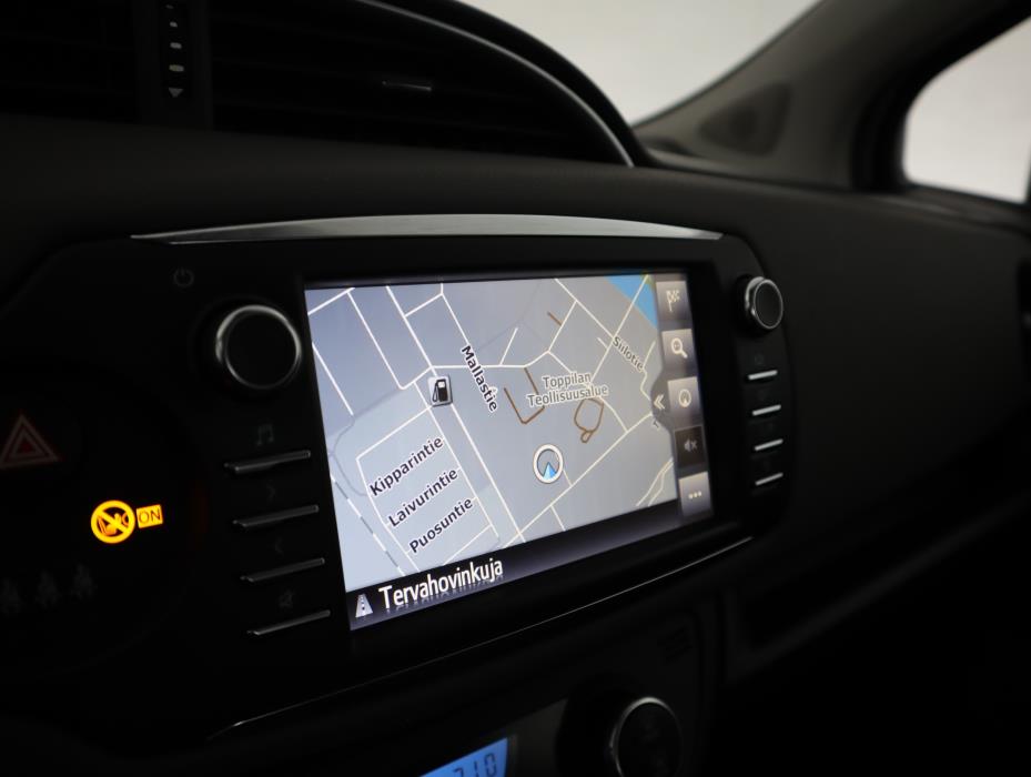 TOYOTA Yaris 2018