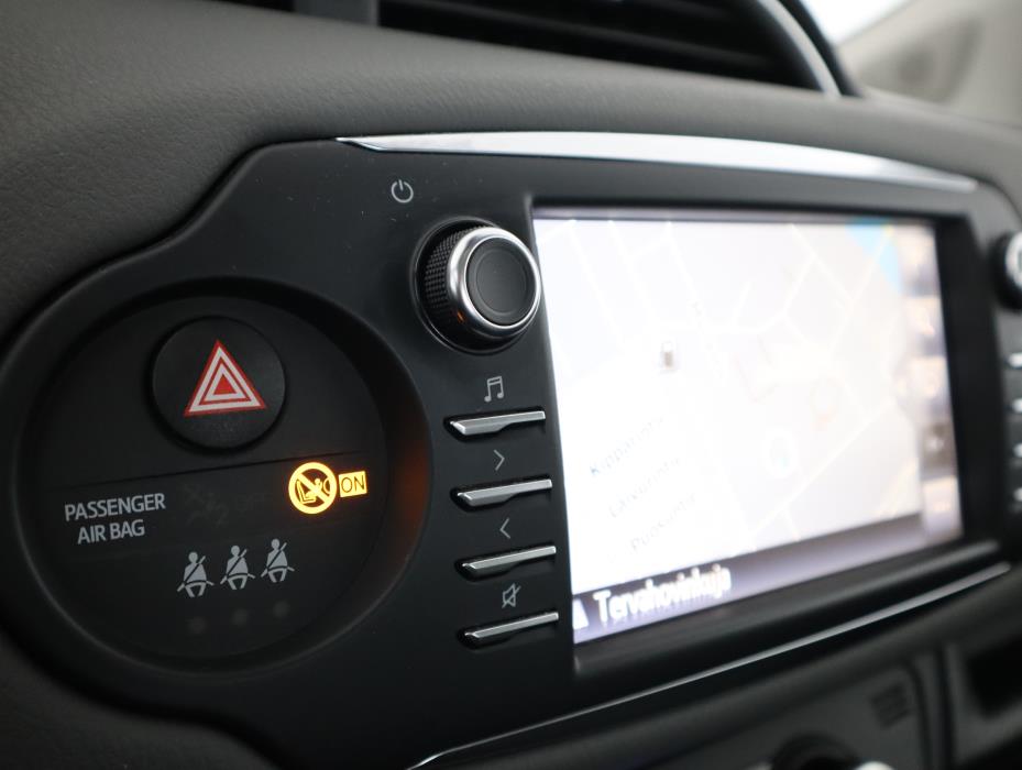 TOYOTA Yaris 2018