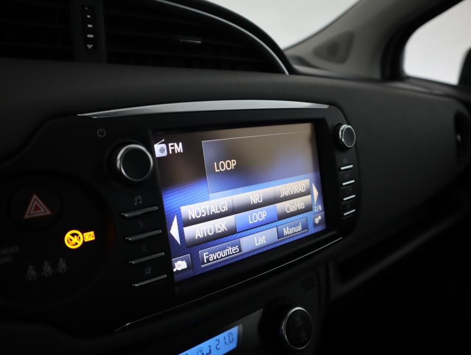 TOYOTA Yaris 2018