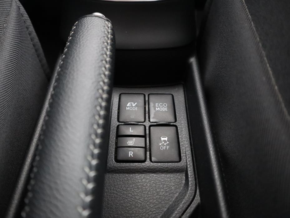 TOYOTA Yaris 2018
