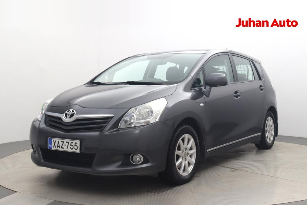 TOYOTA VERSO 2011