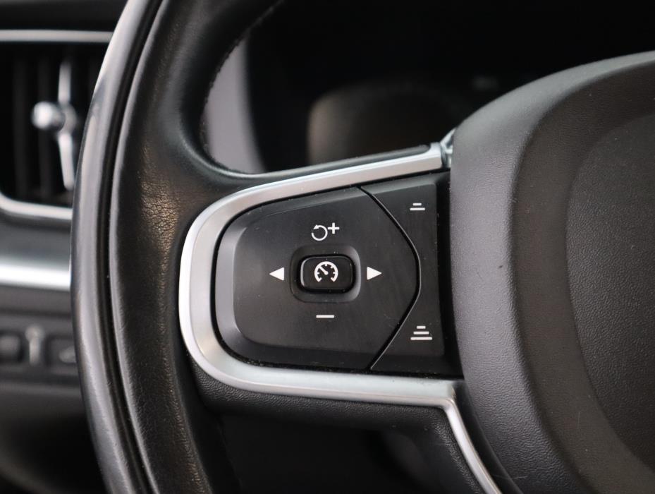 VOLVO XC60 2018