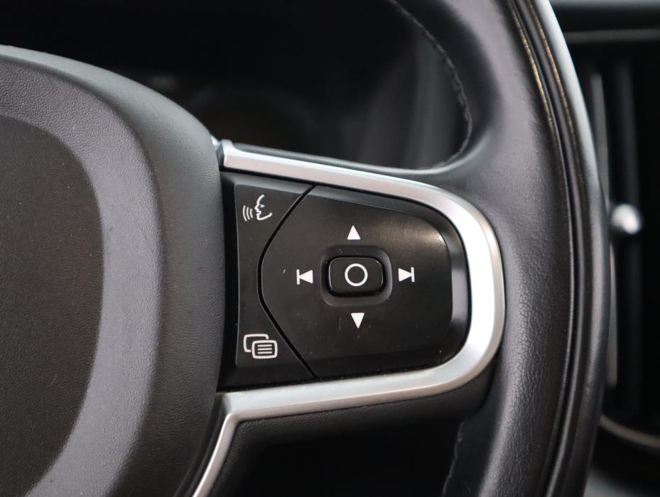 VOLVO XC60 2018